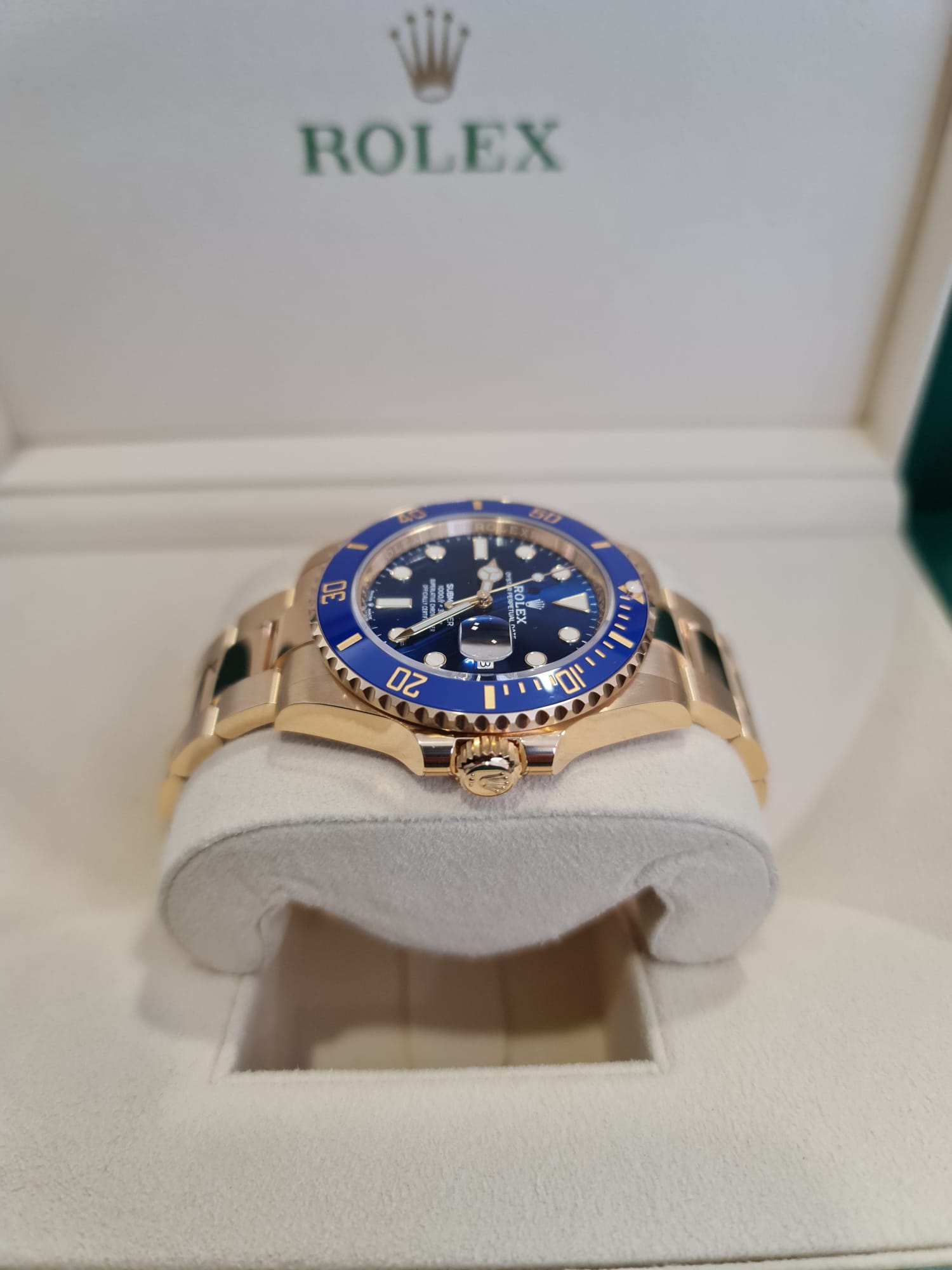 Rolex Submariner Date 126618LB - 2022 - Image 4