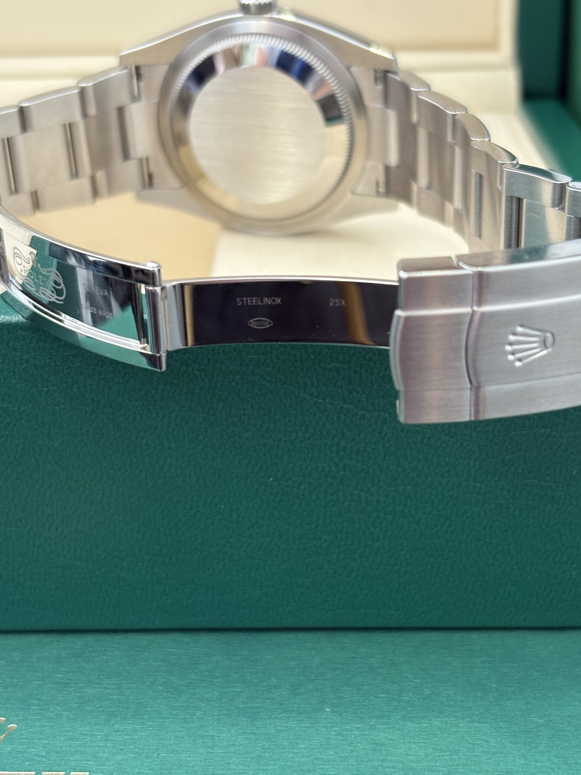 Rolex Oyster Perpetual 36 - Lavender Dial -126000 - 2025 - Image 5